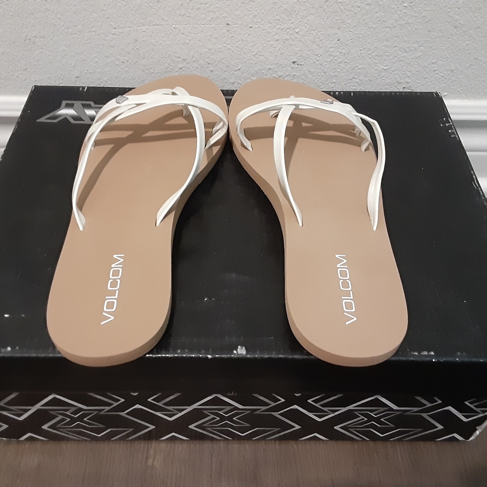 Volcom - Picture 2 of 3